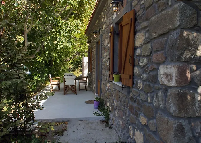 Perivoli Stone House